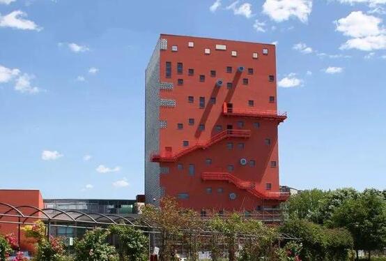 工業(yè)設(shè)計學(xué)院介紹之意大利史上第一所：米蘭工業(yè)設(shè)計學(xué)院