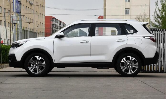 起亞這款車的外觀設(shè)計(jì)人性化帥氣適合城市年輕人